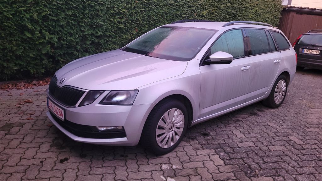 Skoda Octavia 189.000 km 9.600 &euro; Lemgo / Brüntorf 32657