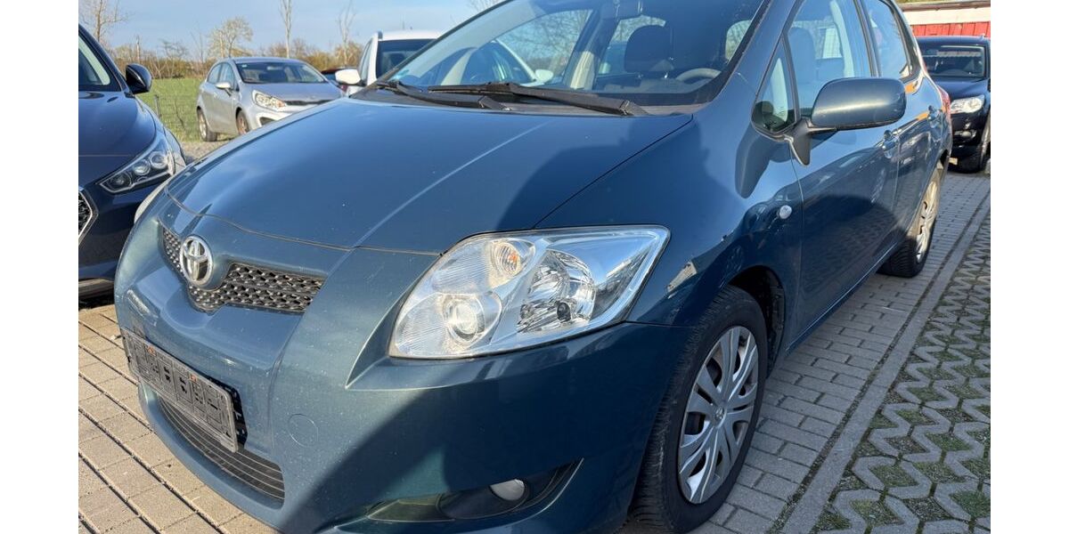 Toyota Auris 171.000 km 3.900 &euro; Wildau 15745