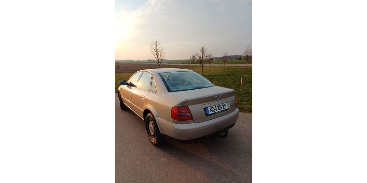 Audi A4 179.000 km 2.600 &euro; Mönchsdeggingen 86751