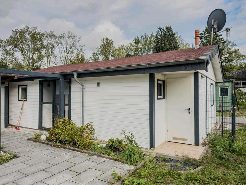 Blockhaus am Kanal