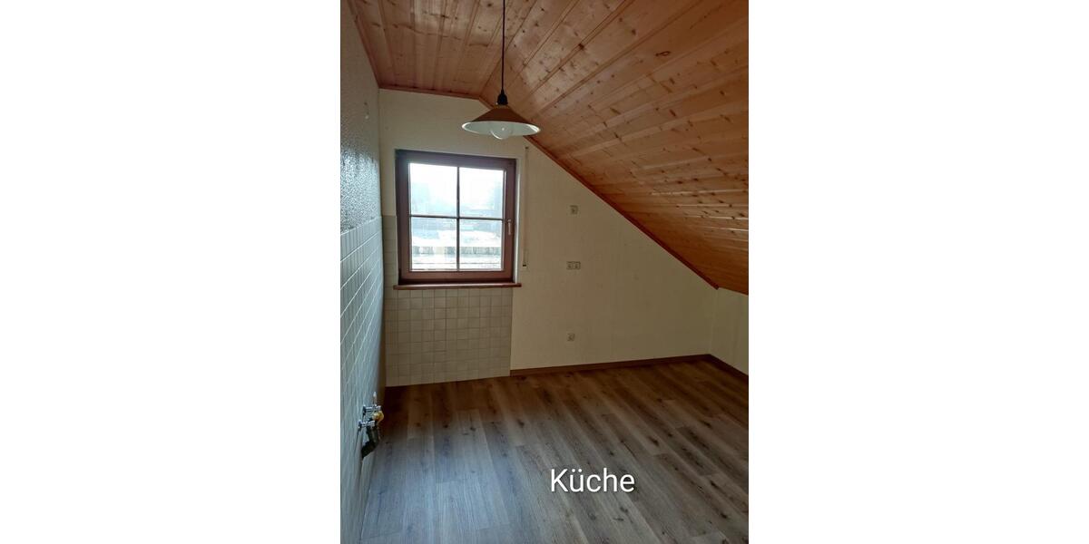 Dachgeschoßwohnung Kalbach - 4 Zimmer, 86 m&sup2;, 630&euro; | Angebot:26395158