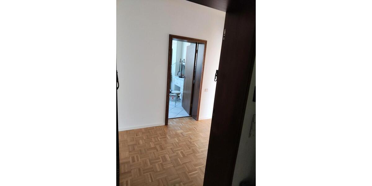 Dachgeschoßwohnung Hilden - 3 Zimmer, 120 m&sup2;, 1.900&euro; | Angebot:26336396