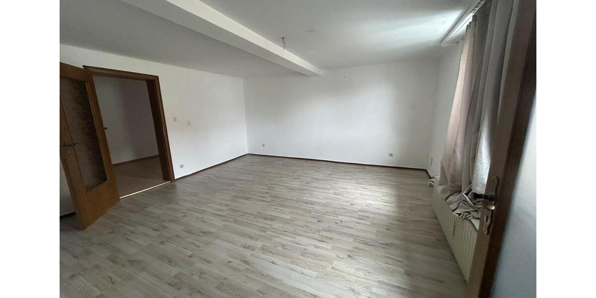 Doppelhaushälfte Waldkappel - 10 Zimmer, 260 m&sup2;, 1.000&euro; | Angebot:26493862