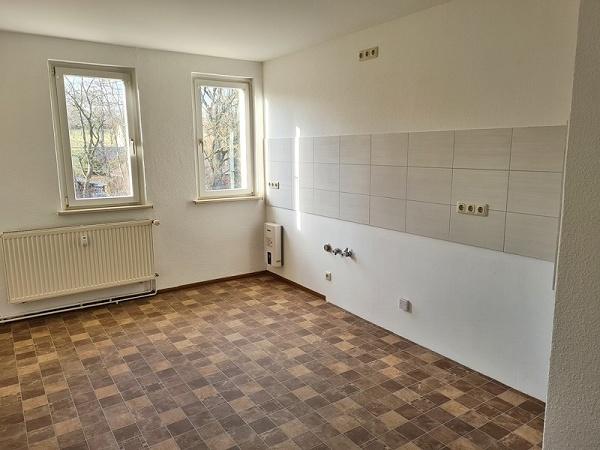 Dachgeschoßwohnung Reichenbach im Vogtland - 3 Zimmer, 85 m&sup2;, 425&euro; | Angebot:26384061