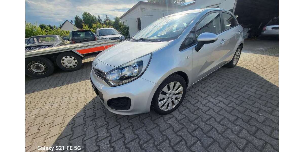 Kia Rio 163.000 km 2.690 &euro; Elsteraue 06729