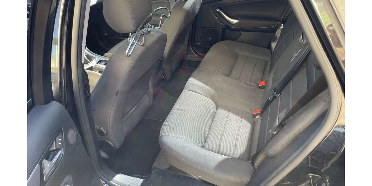 Ford Mondeo 205.000 km 3.600 &euro; Striegistal 09661