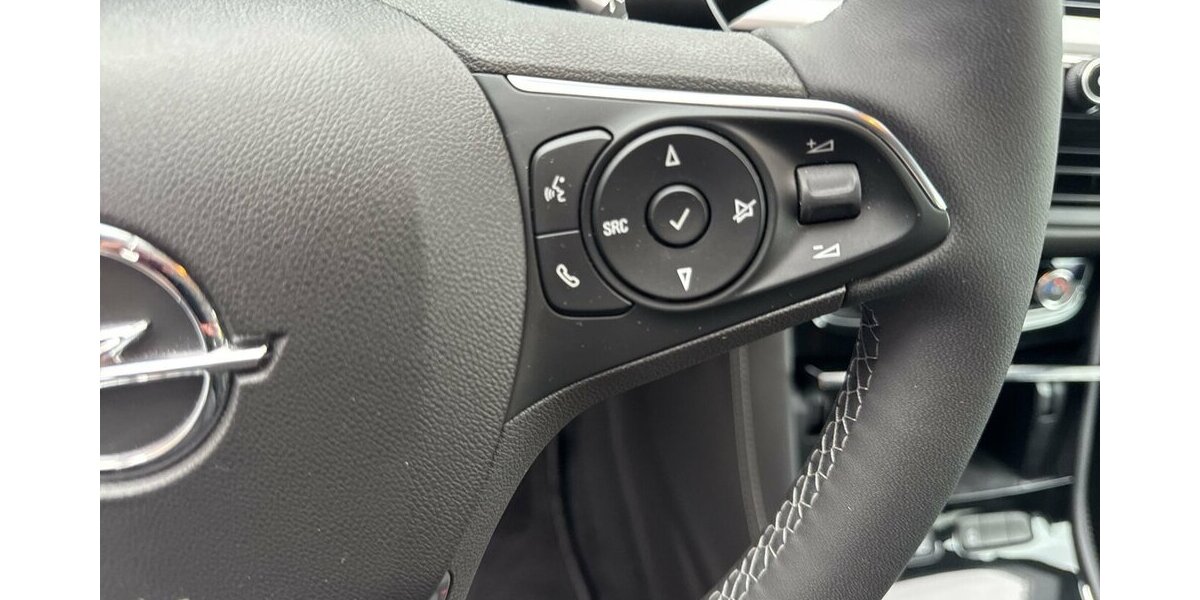 Opel Grandland Ultimate *ACC/Navi/19Zoll Alu/LED/el.Hec 35.065 km 22.890 &euro; Bamberg 96052