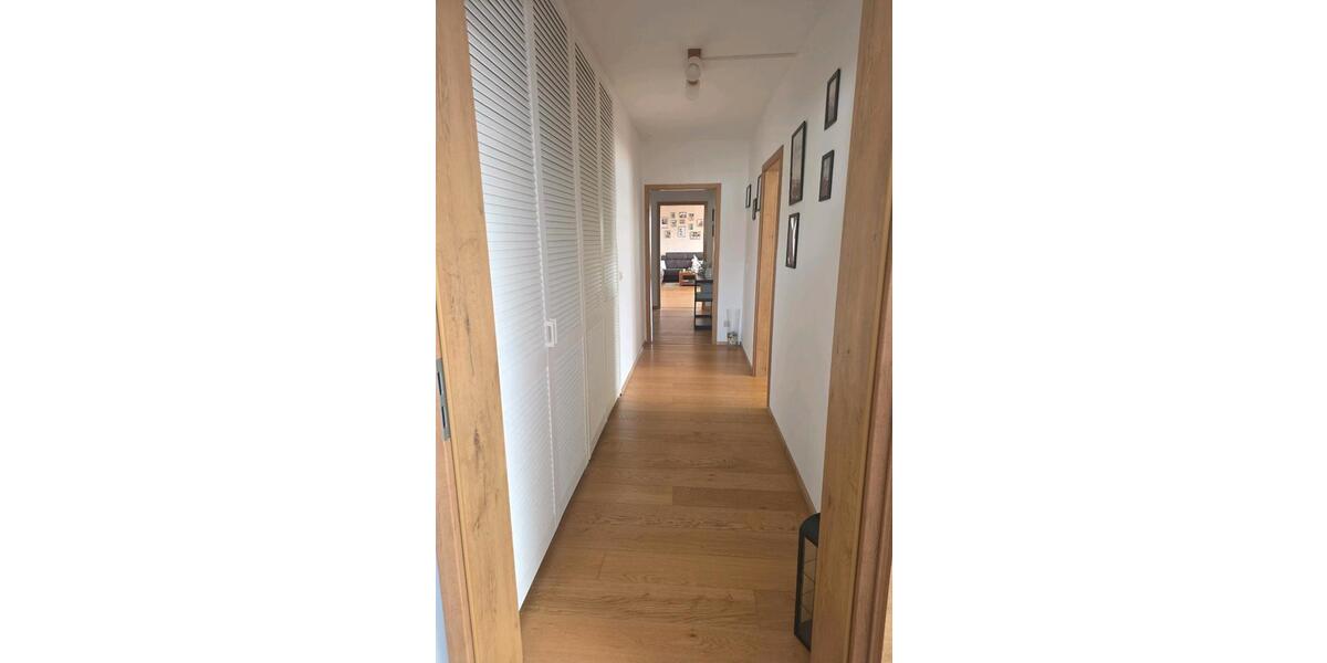 Dachgeschoßwohnung Harxheim - 4.5 Zimmer, 148 m&sup2;, 1.900&euro; | Angebot:26196443