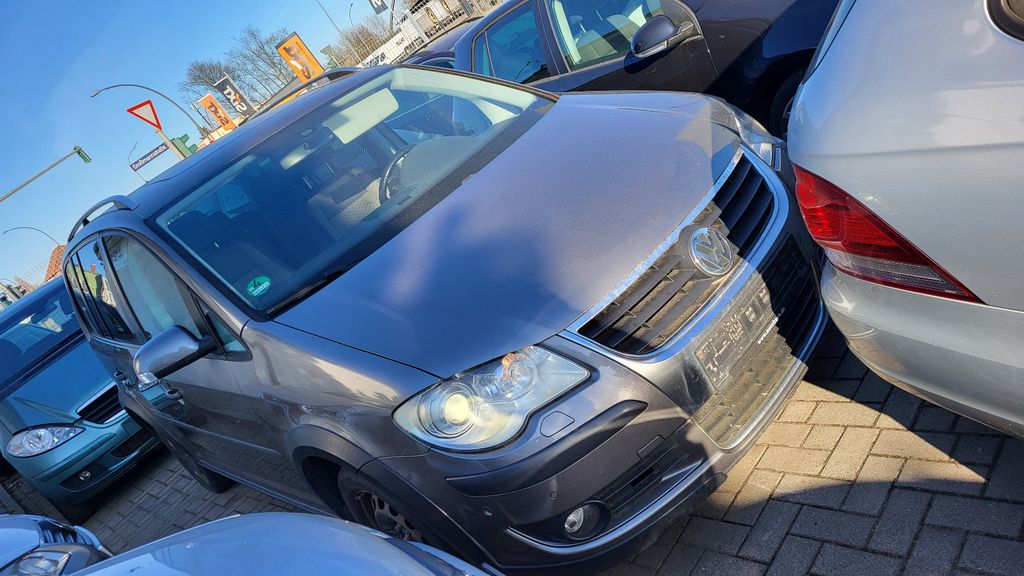 VW Touran 217.597 km 2.799 &euro; Hamburg 20539