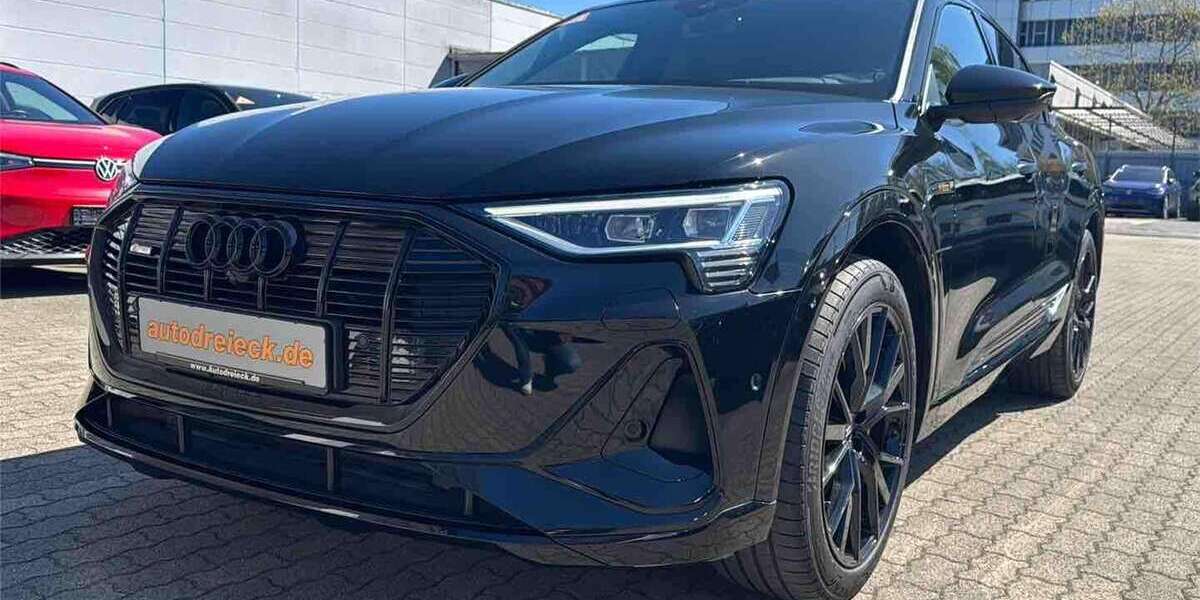 Audi e-tron 23.788 km 33.950 &euro; Hamburg 22047