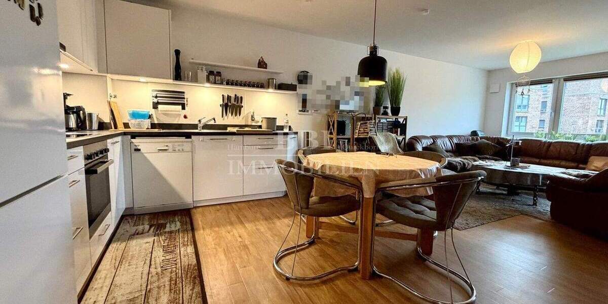 Neuwertige- Wunderschöne, großzügige 3 Zimmer Wohnung mit Balkon und Fahrstuhl 3 zimmer