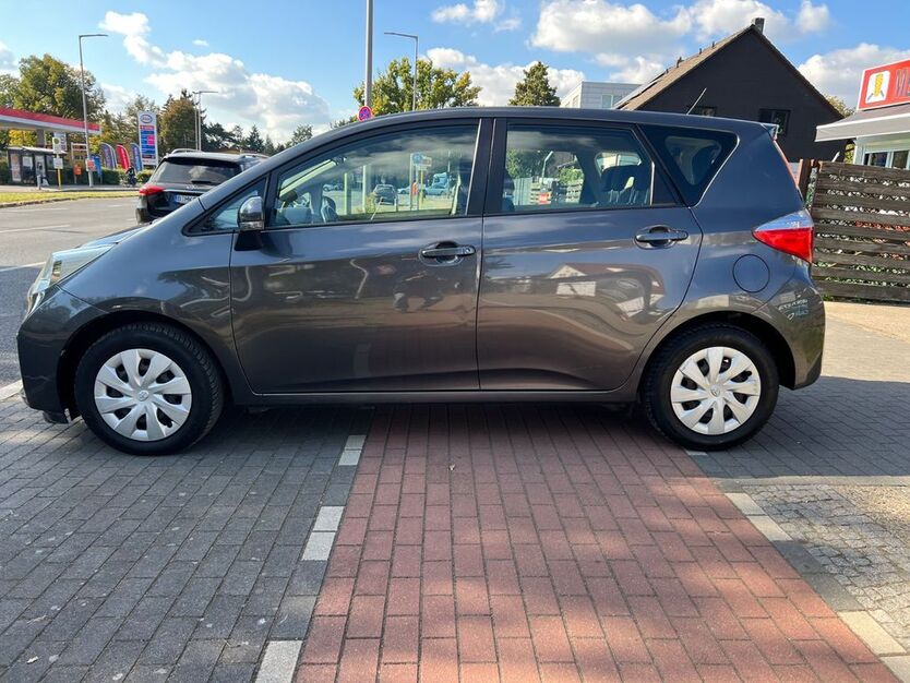 Toyota Verso-S 129.000 km 7.890 € Berlin 12349