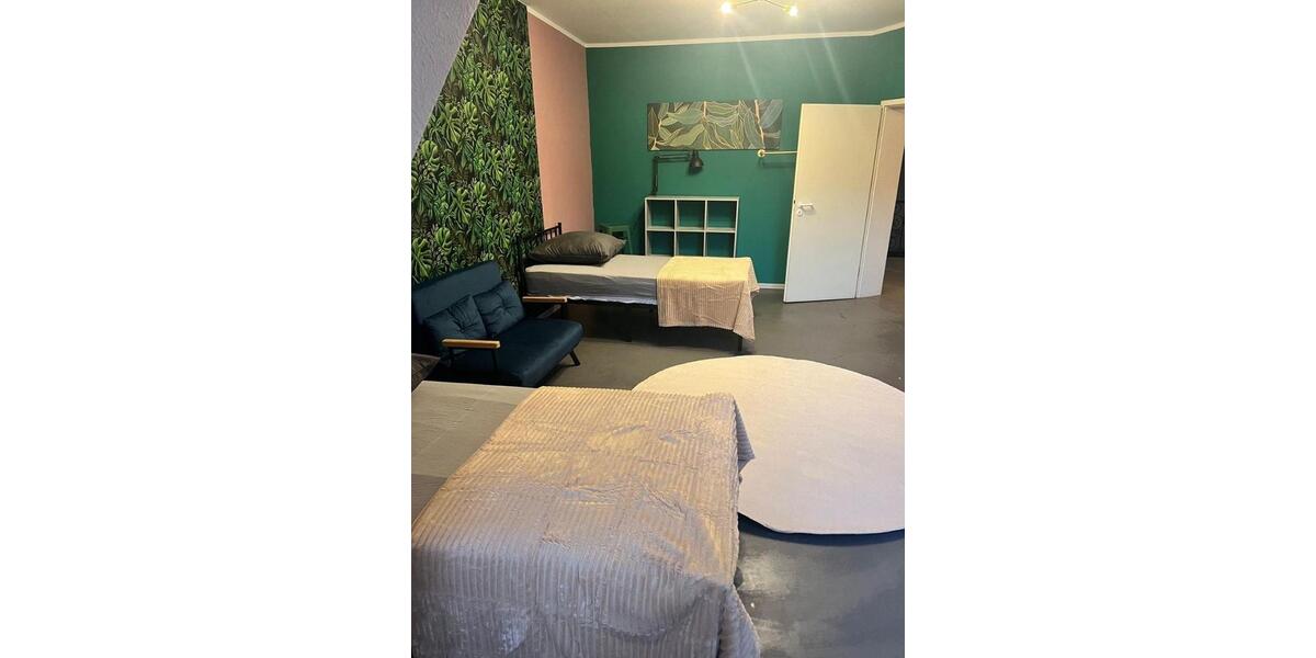 Dachgeschoßwohnung Frankfurt am Main Innenstadt 1 - 5 Zimmer, 140 m&sup2;, 2.200&euro; | Angebot:26264072