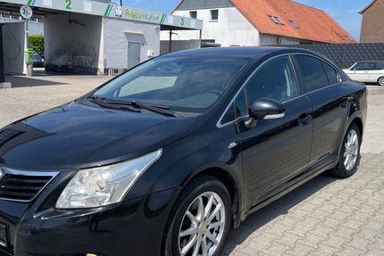 Toyota Avensis 294.800 km 3.950 &euro; Hilter a.T.W. 49176