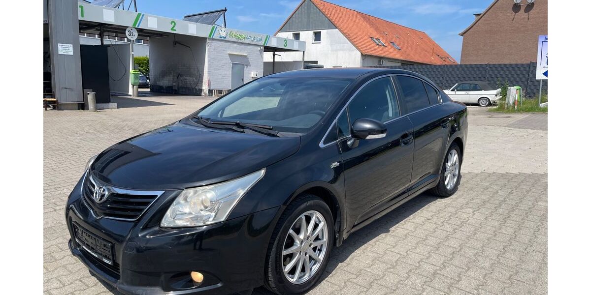 Toyota Avensis 294.800 km 3.950 &euro; Hilter a.T.W. 49176
