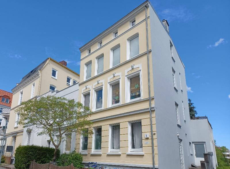 MFH mit 4 Parteien nahe Hauptbahnhof (350 Meter Luftlinie), nahe Dräger, nahe Innenstadt