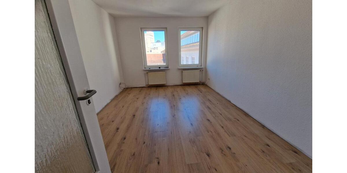 Dachgeschoßwohnung Halle (Saale) - 4 Zimmer, 115 m&sup2;, 1.100&euro; | Angebot:26163555