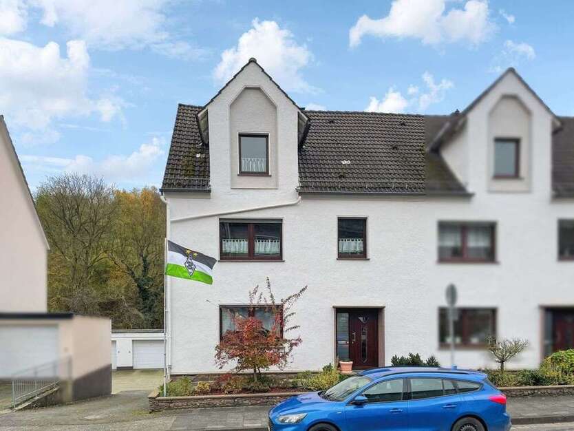 Haus zum Kaufen in Beverungen 120.000 € 169 m²