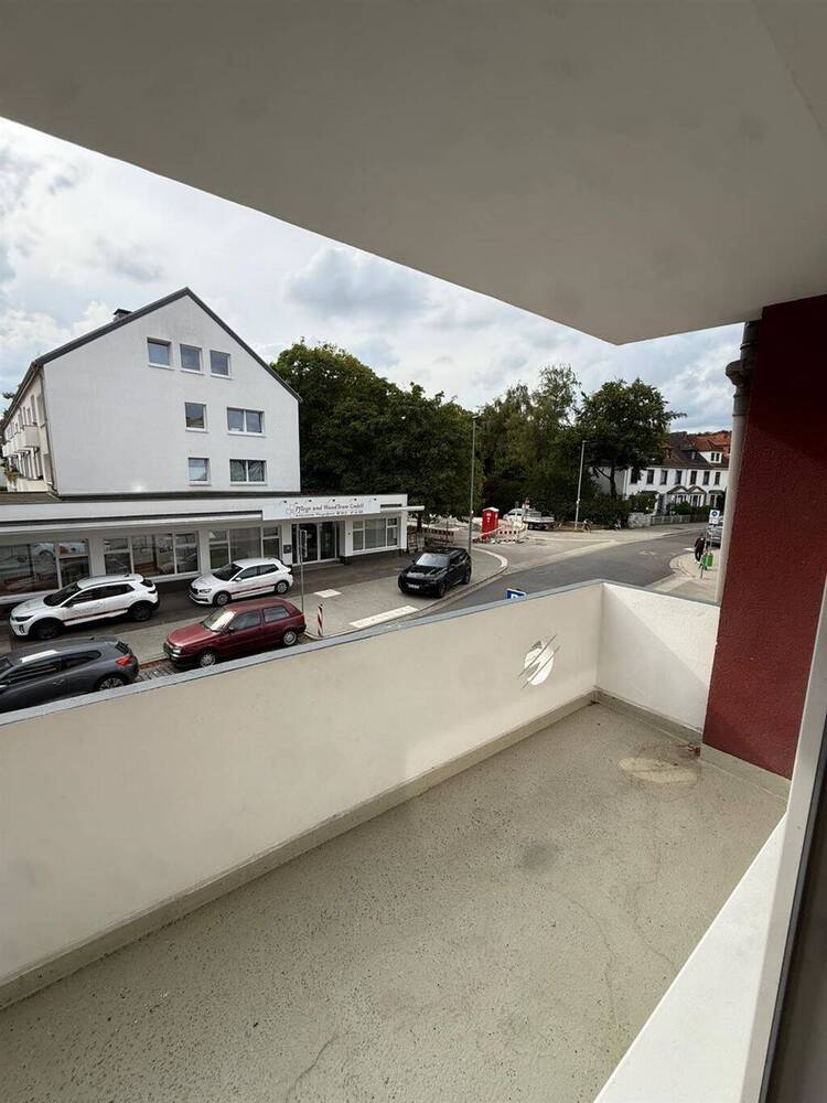 Gut geschnittene, modernisierte 3-Zimmer-Wohnung am Waller Park mit Balkon