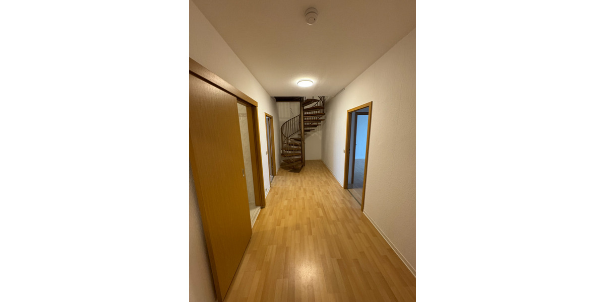 Wohnen auf Zeit Neubrandenburg - 5 Zimmer, 150 m&sup2;, 365&euro; | Angebot:25137078