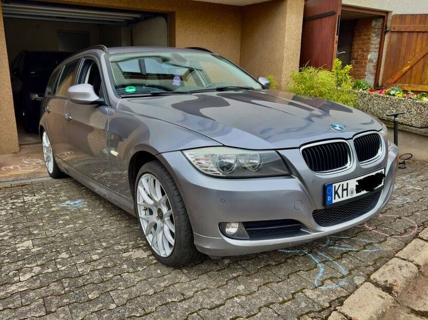 318