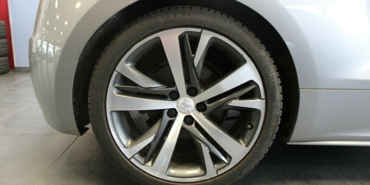 Peugeot RCZ 1.6 200 THP 109.100 km 11.480 &euro; Euskirchen 53881