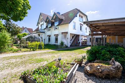 GROSSZÜGIG WOHNEN, CLEVER VERMIETEN - Mehrfamilienhaus, Wohnhaus Malente | Angebot:26786295