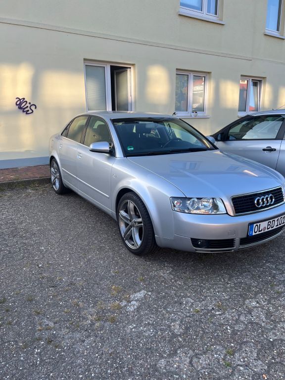 Audi A4 208.000 km 2.800 € Oldenburg 26127