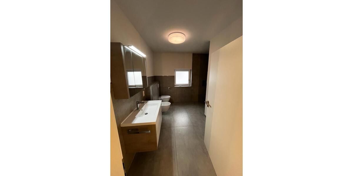 Einfamilienhaus Mellrichstadt - 2 Zimmer, 100 m&sup2;, 1.200&euro; | Angebot:24567687