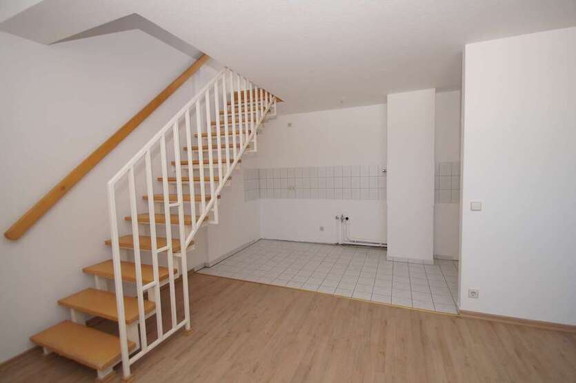 2-Zimmer-MaisonetteWohnung mit offener Küche in zentraler Lage!