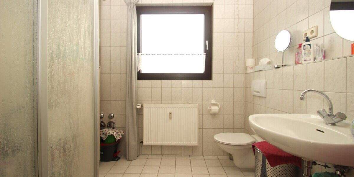 Etagenwohnung Königswinter Ittenbach - 3 Zimmer, 84 m&sup2;, 229.000&euro; | Angebot:25697242