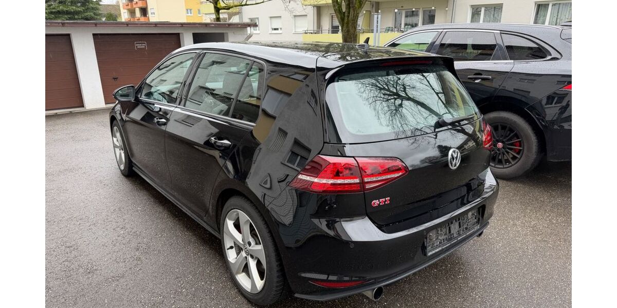 VW Golf 139.800 km 15.999 &euro; Achern 77815