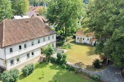 Haus Coburg - 10 Zimmer, 240 m&sup2;, 365.000&euro; | Angebot:27130020