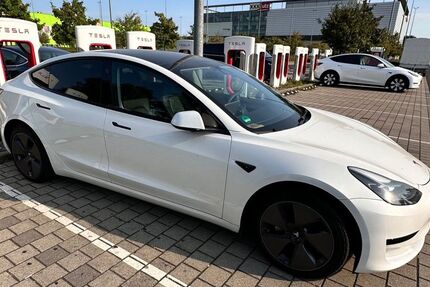 Tesla Model 3 50.000 km 26.500 € Frankfurt 60599