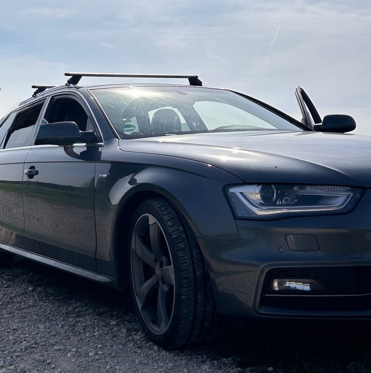 Audi A4 295.000 km 12.100 € Amber 92224
