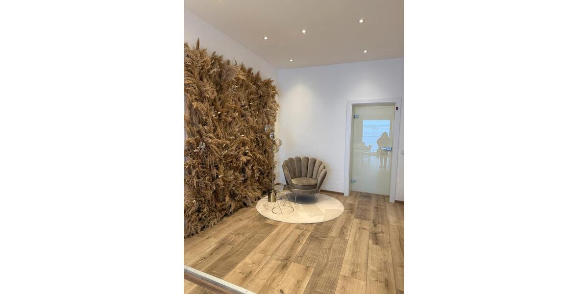 Gewerbeobjekt Lage - 500&euro; | Angebot:25284604