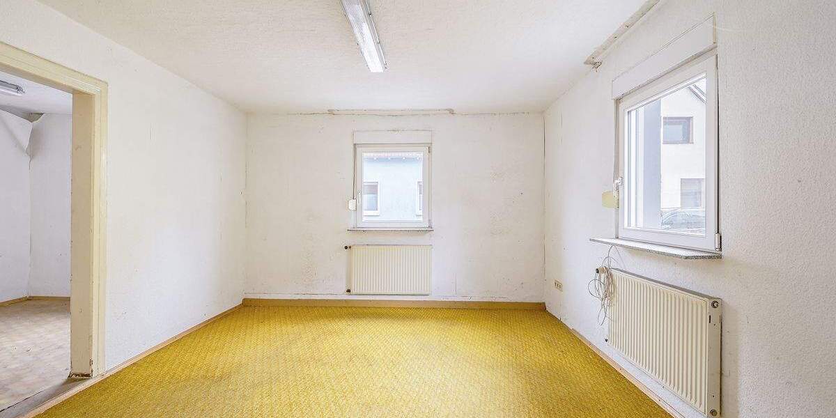 Mehrfamilienhaus, Wohnhaus Karlsruhe / Daxlanden Daxlanden - 8 Zimmer, 245 m&sup2;, 469.000&euro; | Angebot:25862353