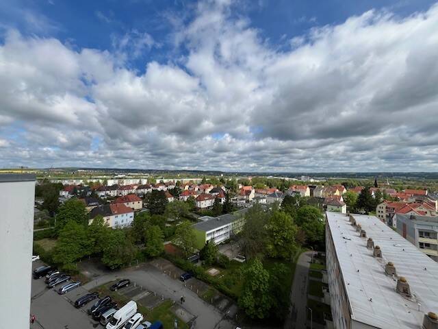 Etagenwohnung Zwickau Neuplanitz - 4 Zimmer, 75 m&sup2;, 450&euro; | Angebot:26643750