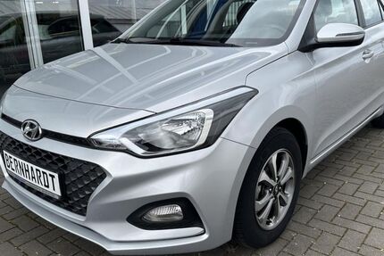 Hyundai i20 12.400 km 11.490 &euro; Dresden 01156