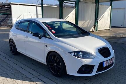 Seat Leon 147.599 km 3.299 &euro; Göppingen 73035