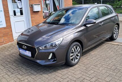 Hyundai i30 93.000 km 12.000 &euro; Voltlage bei Osnabrück 49599