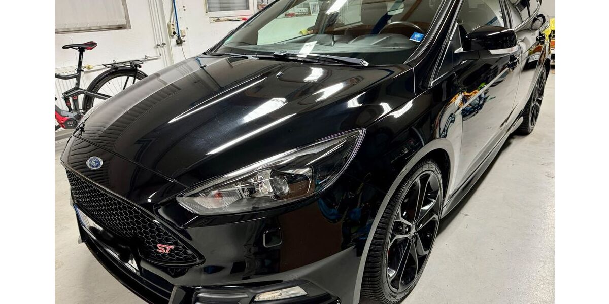 Ford Focus 121.000 km 12.900 &euro; Sinsheim 74889
