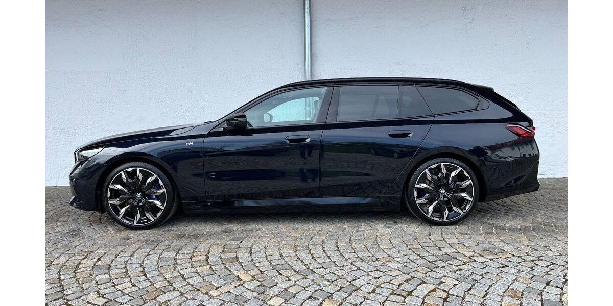 BMW i5 4.570 km 71.990 &euro; München 81245