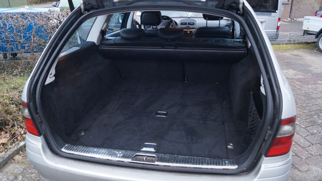 Mercedes-Benz E 320 370.789 km 2.500 &euro; Lentföhrden 24632
