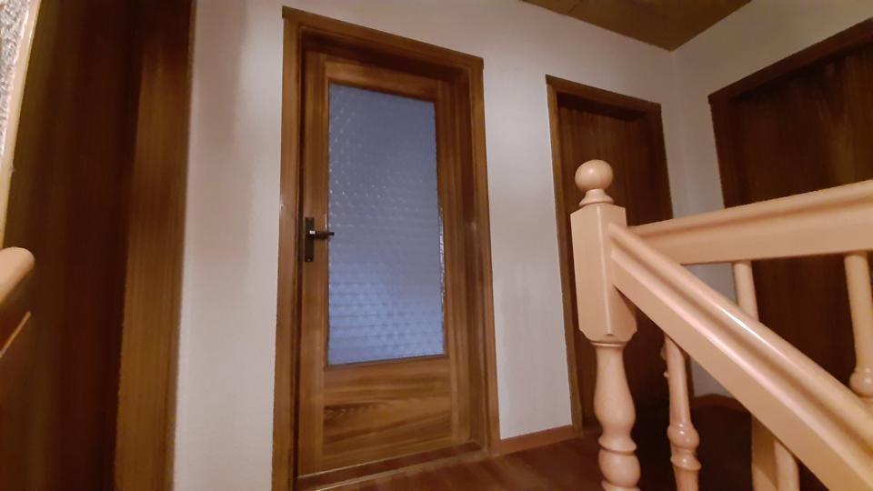 Wohnhaus vollunterkellert m. Dachausbau u. Nebengebäude m. 2 Fewo