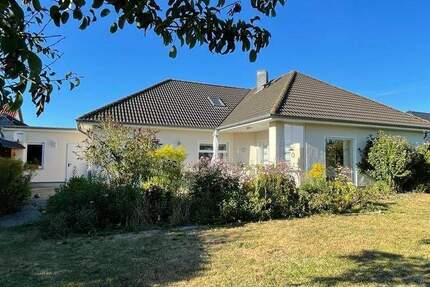Moderner Bungalow mit Einbauküche, Kamin und Garage in Neuenkirchen 3 zimmer