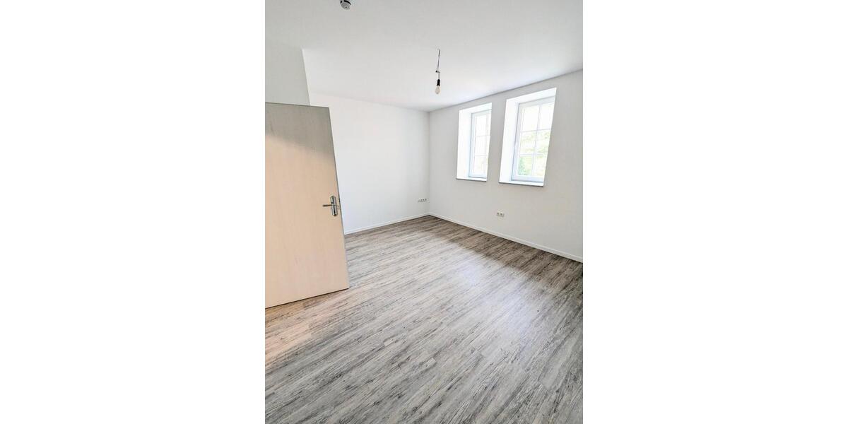 Etagenwohnung Neuental - 4 Zimmer, 100 m&sup2;, 990&euro; | Angebot:26305409