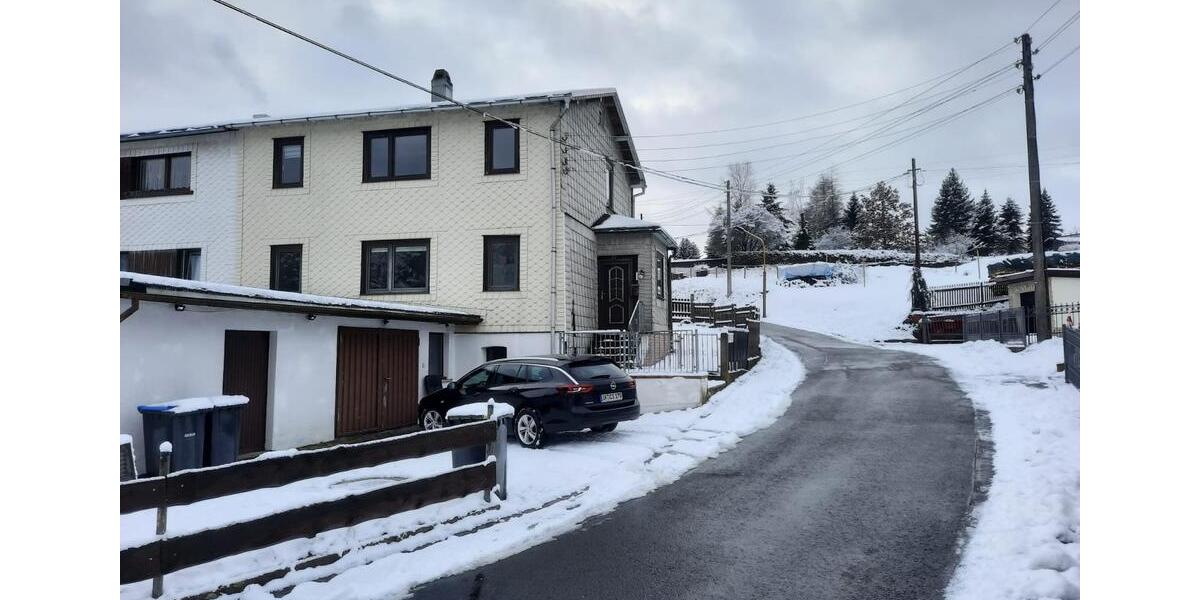 Doppelhaushälfte Großbreitenbach - 7 Zimmer, 131 m&sup2;, 750&euro; | Angebot:25026781