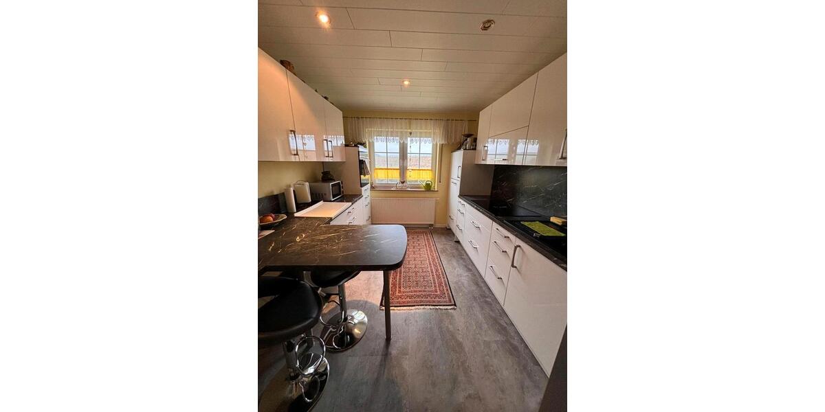 Reihenhaus Neuental - 8 Zimmer, 240 m&sup2;, 340.000&euro; | Angebot:26963651
