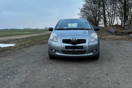 Toyota Yaris 112.000 km 3.000 &euro; Drestedt 21279